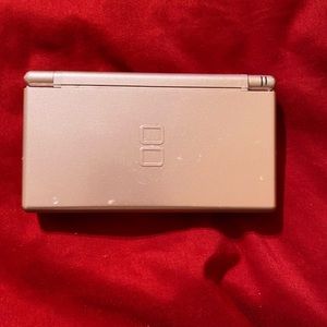 Pink Nintendo DS Lite